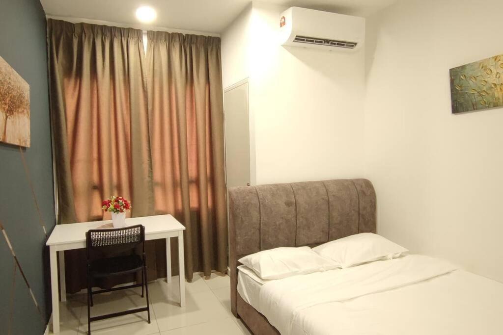 Hzb301-Selfcheck-In-Wi-Fi- Netflix- Parking- Pool-2 Bedroom- Klia, 7099 Sepang Eksteriør bilde